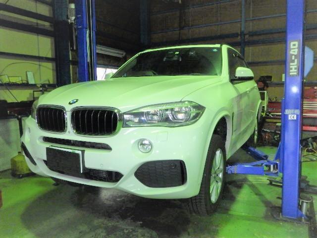 BMW　X5　F15　車高が下がる　エアサス　愛知県　小牧市　外車の修理はワイエスオートサービス