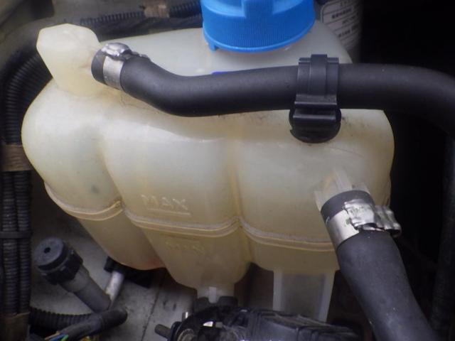 フィアット　パンダ　冷却水漏れ　サーモスタット交換