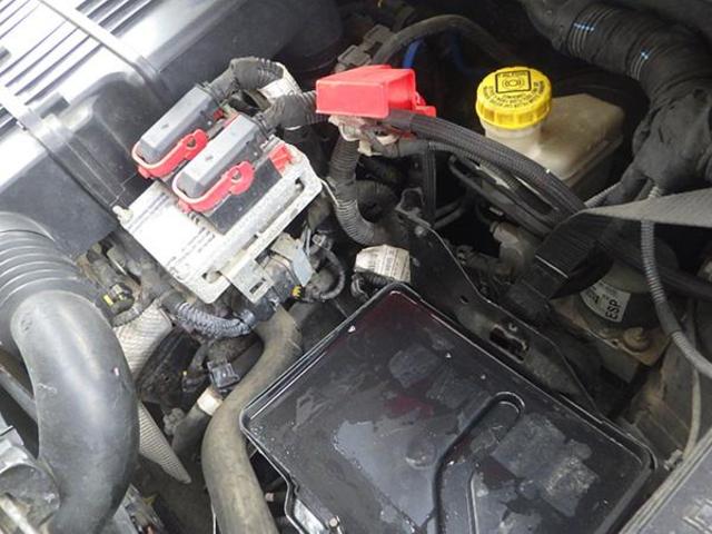 フィアット　５００　冷却水漏れ　サーモスタット交換