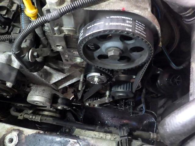 アルファロメオ　ジュリエッタ　タイミングベルト交換