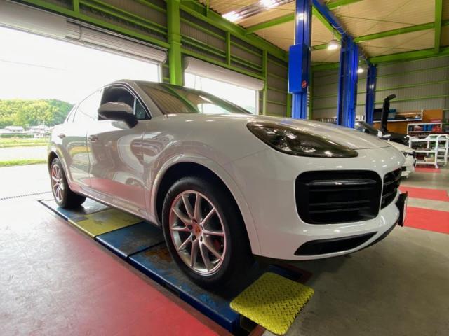 PORSCHE Cayenne Coupe 9YB　／　ハンドルが取られる？　ポルシェ修理　三重　津　松阪　多気　伊勢