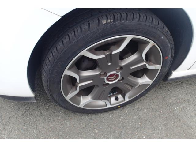 シトロエン　ＤＳ３　タイヤ交換　205/45Ｒ17