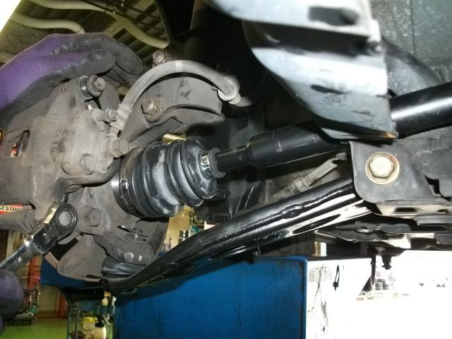 ダイハツ　ムーヴ　ドライブシャフト交換
