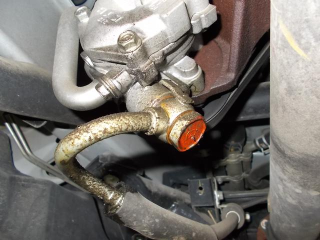 日産　クリッパー　パワステオイル漏れ修理