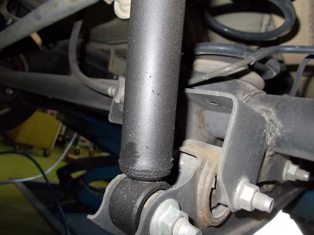 ラパン　リアショックアブソーバー交換