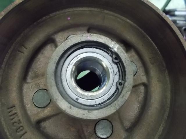 ワゴンRの車検を行い、ハブベアリングの交換を行いました。