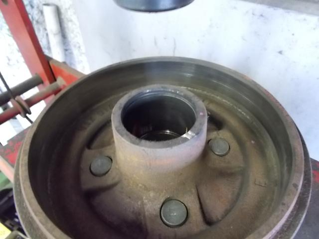 ワゴンRの車検を行い、ハブベアリングの交換を行いました。