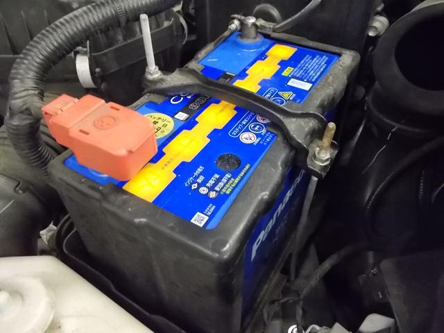 ホンダ　ストリーム　バッテリー交換