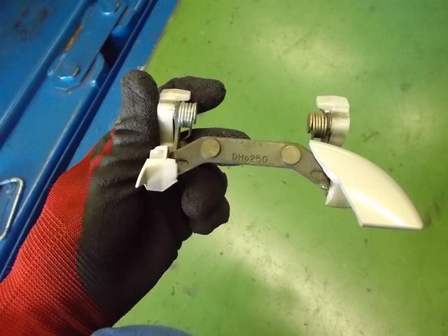 ダイハツ　ムーヴ　アウターハンドル交換