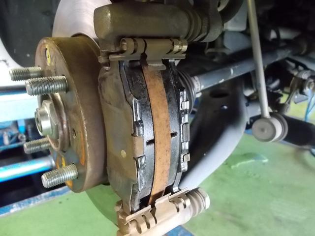 ホンダ　ゼスト　ブレーキパット交換