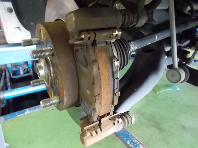 ホンダ　ゼスト　ブレーキパット交換