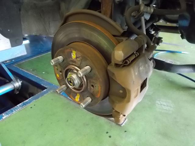 ホンダ　ゼスト　ブレーキパット交換