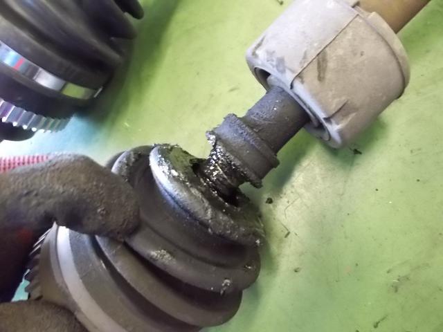 日産　モコ　ドライブシャフトＡＳＳＹ交換