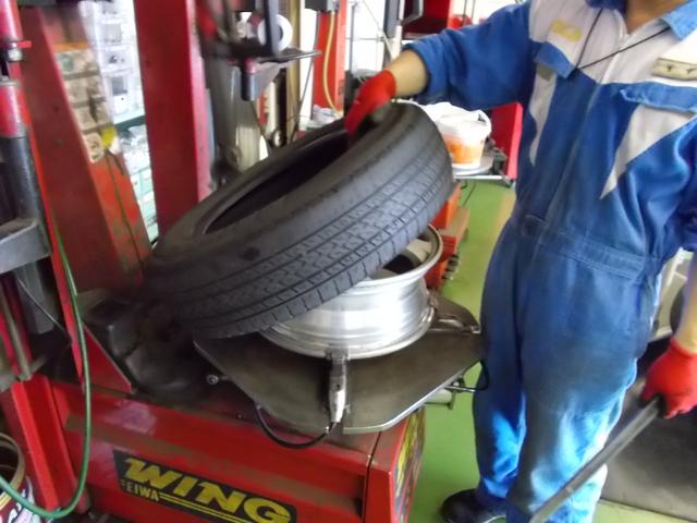 三菱　パジェロミニ　タイヤ交換