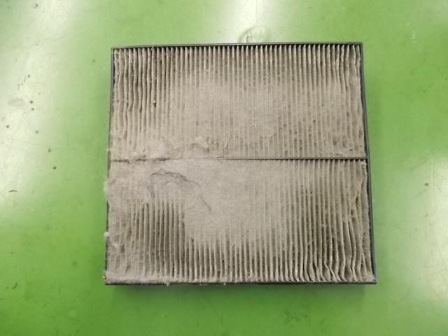 【車検】 ニッサン　モコ　エアコンフィルター交換