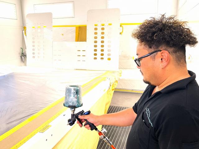 自社鈑金工場を完備