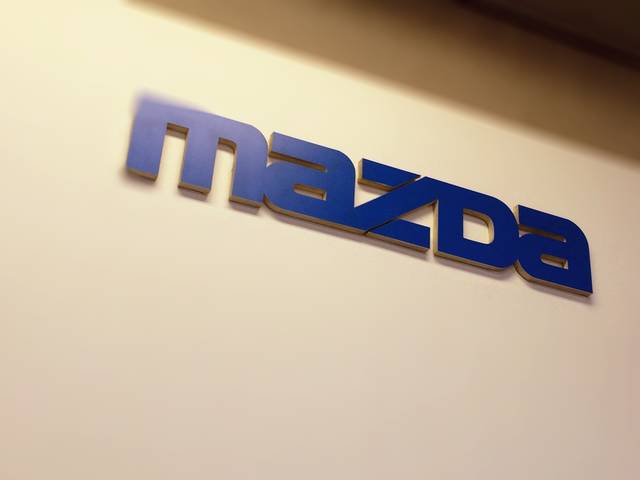 ＭＡＺＤＡの看板上げてますが国産車全て修理可能！