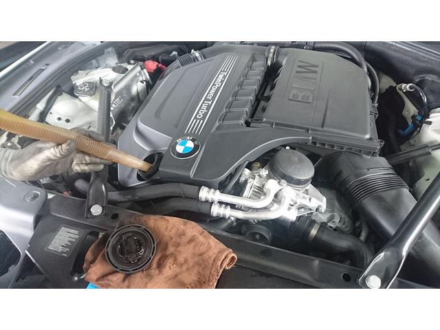 BMW640iクーペ（Ｆ06）エンジンオイル交換作業。