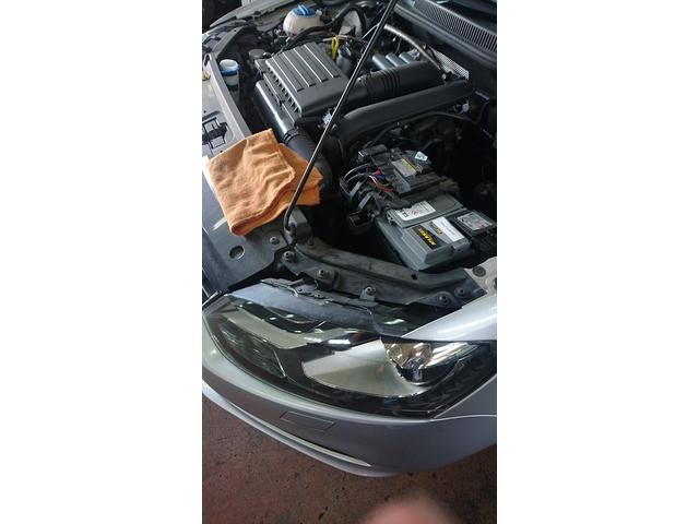 VW・ポロ　タイヤ（お持込）＆バッテリー交換作業