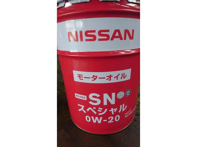 日産・セレナ　ハイブリッド　エンジンオイル（ハイブリッド専用）交換作業　日産専用診断機　コンサルト3＋