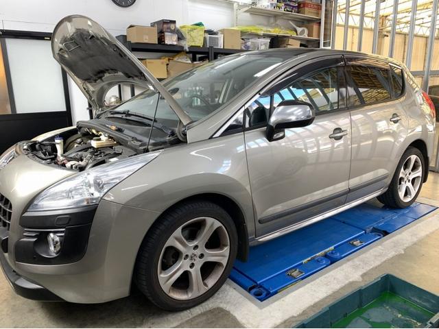 Peugeot 3008 ラヂエター交換 3008水漏れ　プジョー3008　クーラント漏れ　3008オーバーヒート　3008チェックランプ　愛知県　名古屋市　岡崎　豊田　日進　三重県　岐阜県　豊橋　東海市　豊明市　緑区　瑞穂区　港区　名東区