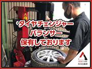 タイヤチェンジャー・バランサーを保有しております。タイヤの組み換えなどいつでも可能です。