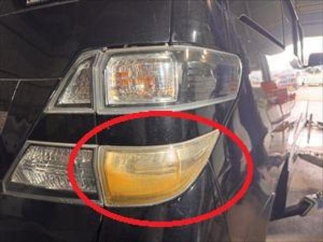 トヨタ ヴェルファイア テールレンズ水入り