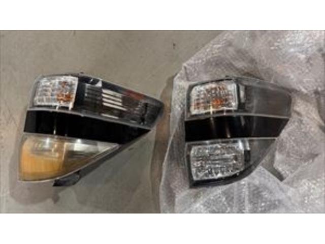 トヨタ ヴェルファイア テールレンズ水入り