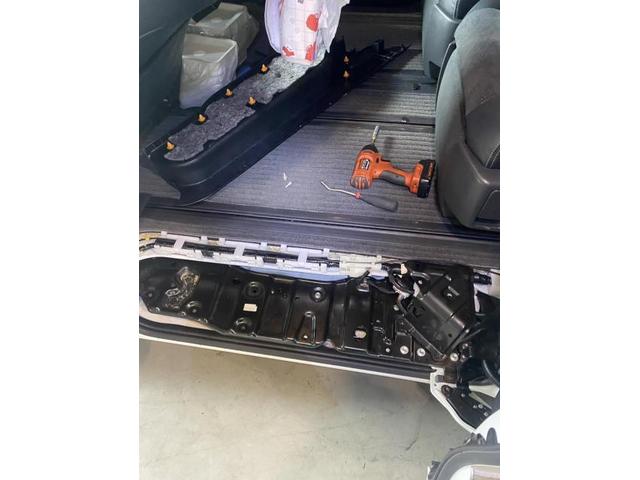 トヨタ エスティマ 電動スライドドア 作動不良