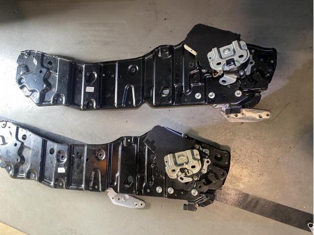 トヨタ エスティマ 電動スライドドア 作動不良