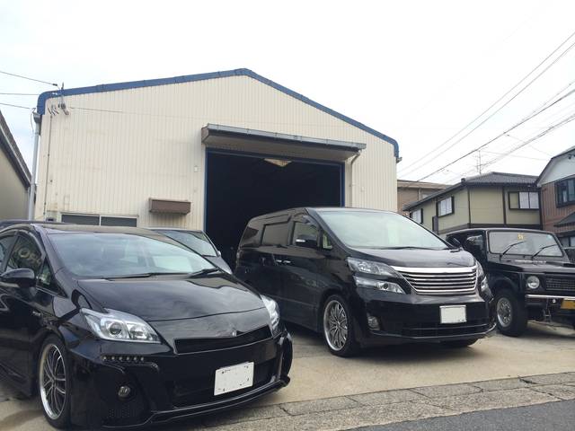 国産車はもちろん輸入車へのカスタムも行っております！