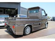 お客様のオーダーに合わせカスタムを行っていきます。