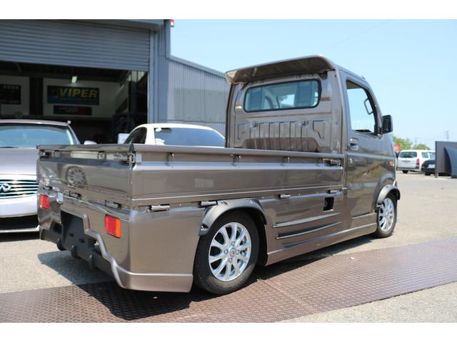 お客様のオーダーに合わせカスタムを行っていきます。