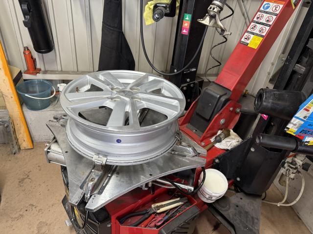 ダイハツ　コペン　ホイール・タイヤ交換　愛知県　清須市