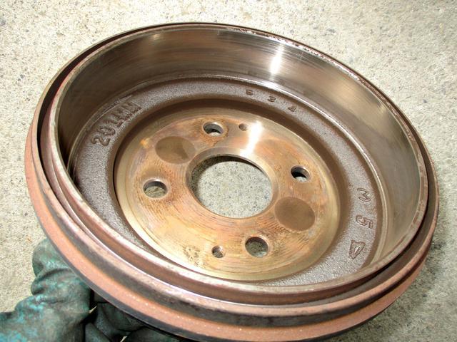 関市　車検　ハイゼットカーゴ　S321V　ダイハツ　ハイゼットトラック　ブレーキ　パッド交換　ブレーキドラム　輸入車　外車　国産車　関市　車検　点検　整備　修理　リコール　取付　交換　岐阜県　関市　美濃市　岐阜市　三品自動車工業　土日祝営業