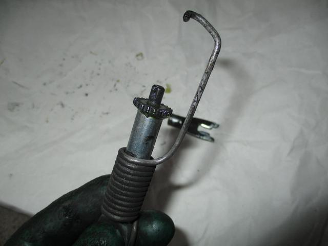 三品自動車工業　リコール対策　ブレーキアジャスター　ストラットセット交換　自動車修理　整備　板金塗装　点検　車検　メンテナンス　安くて安心　安全車検　岐阜県関市　美濃市　美濃加茂市　山県市　郡上市　岐阜市　各務原　犬山　土日祝営業　引っ越し