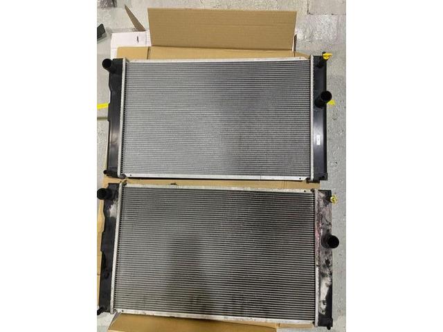 ラジエータ交換　サーモスタット交換　冷却水漏れ修理　TOYOTA　プリウスα　ZVW40