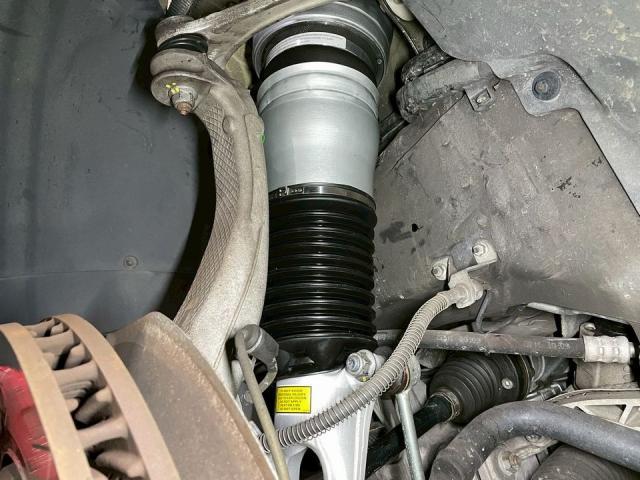 ポルシェ　パナメーラ　サスペンション・足回り修理・整備