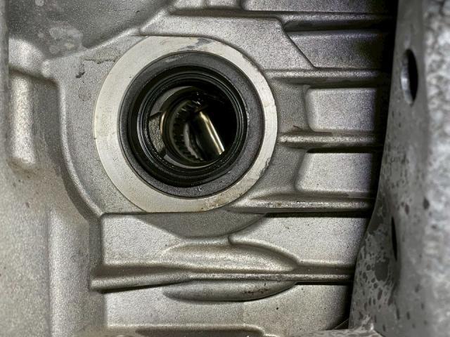 マツダ　アテンザワゴン　足回り整備　ドライブシャフト交換