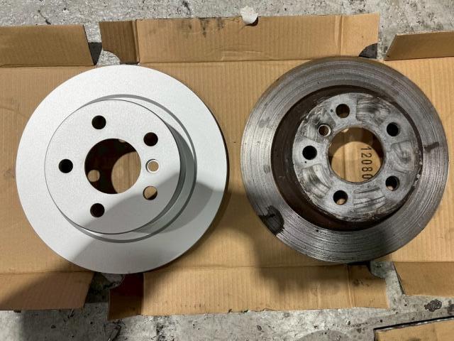 ブレーキパッド、ブレーキローター交換 MINI MINI YT20 サスペンション・足回り修理・整備