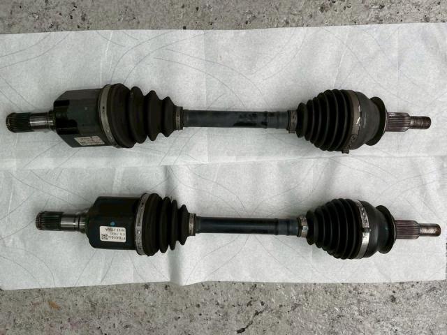 マツダ　アテンザワゴン　足回り整備　ドライブシャフト交換