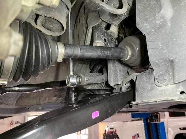 マツダ　アテンザワゴン　足回り整備　ドライブシャフト交換