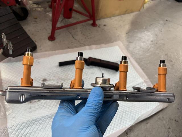 エンジン始動不良　かかりが悪い　インジェクタ交換　トヨタ　プロボックス　NCP160