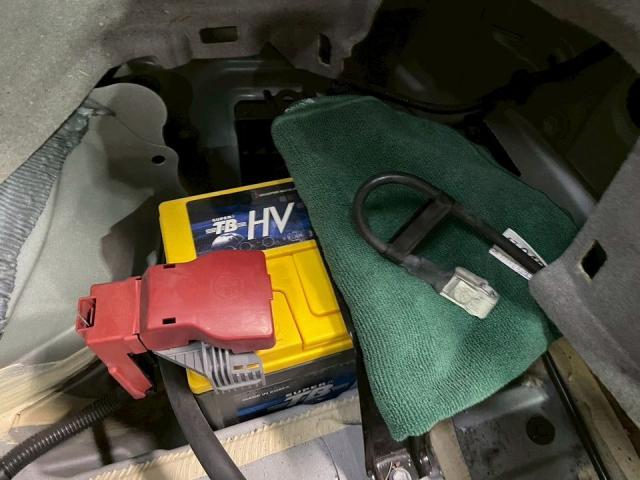 トヨタ　プリウス　ハイブリッドバッテリー交換