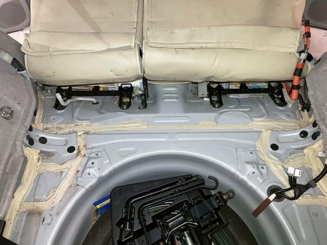 トヨタ　プリウス　ハイブリッドバッテリー交換