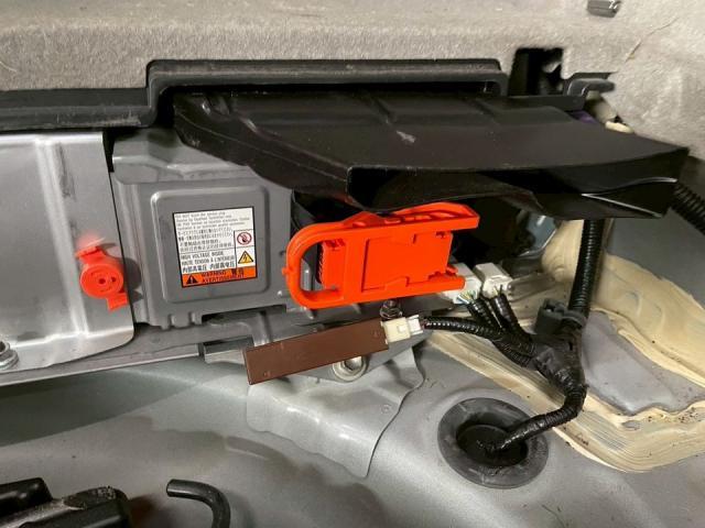 トヨタ　プリウス　ハイブリッドバッテリー交換