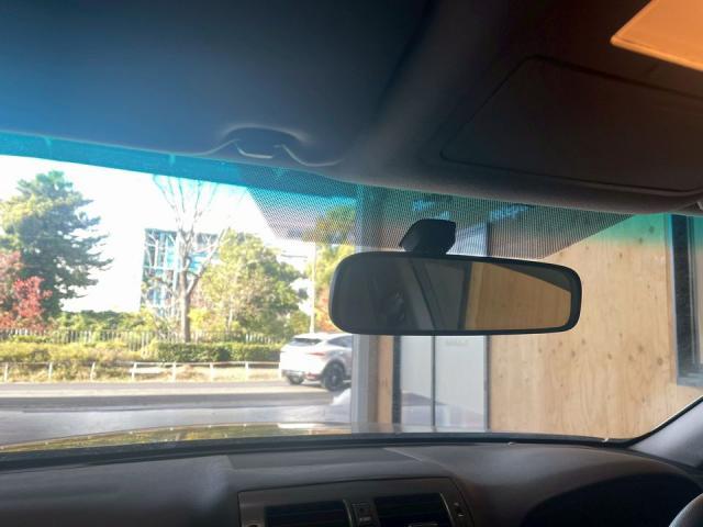 トヨタ　クラウン　ミラー型ドライブレコーダー取付