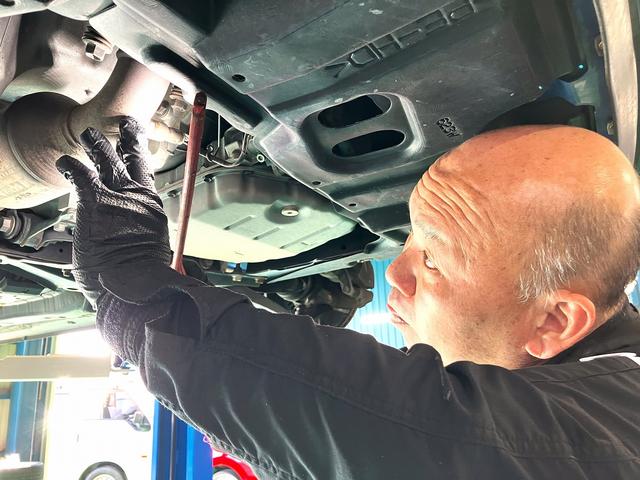 裏側まで子細にチェックし・・・