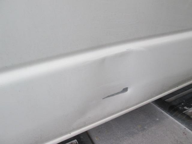 岡崎　豊田　安城　近く　トヨタ　ハイエース　スライドドア　サイドステップ　修理　鈑金　塗装　パーツ持込取付