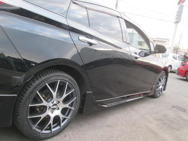 トヨタ　プリウス　サイドスカート取付　ホイール入替　取付　パーツ持込取付　鈑金　塗装　岡崎　豊田　安城　近く